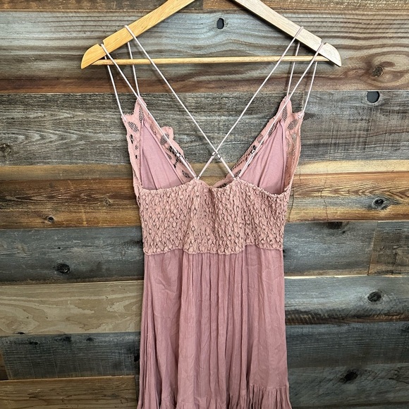 Free People Adella Lace Slip Dress Crochet Pink Rose Layered Bottom Festival - Picture 7 of 10